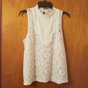 Lace sleeveless blouse